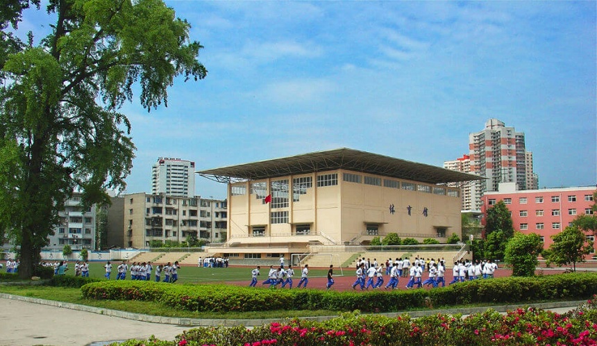 成都市第八中學(xué)2019年中考錄取分?jǐn)?shù)線是多少？