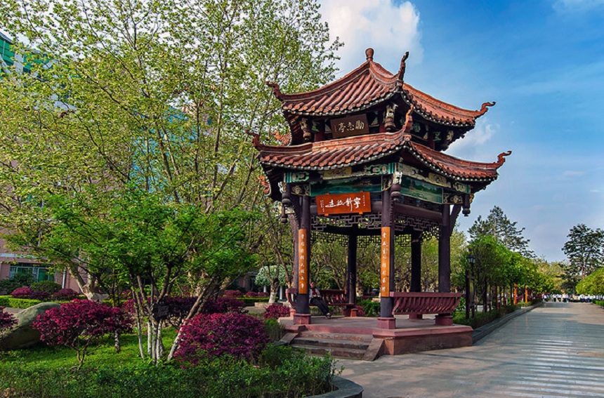 中和中學(xué)環(huán)境好不好？