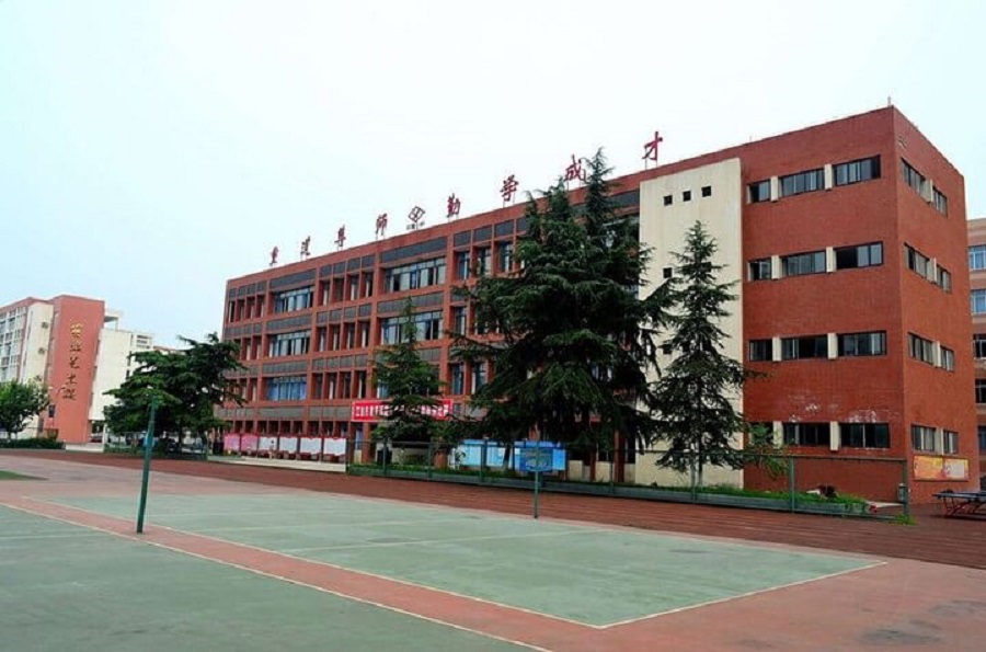 江油一中是公辦院校嗎？