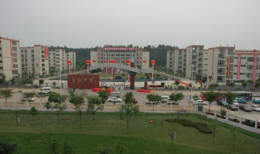 資陽(yáng)中學(xué)環(huán)境好不好？
