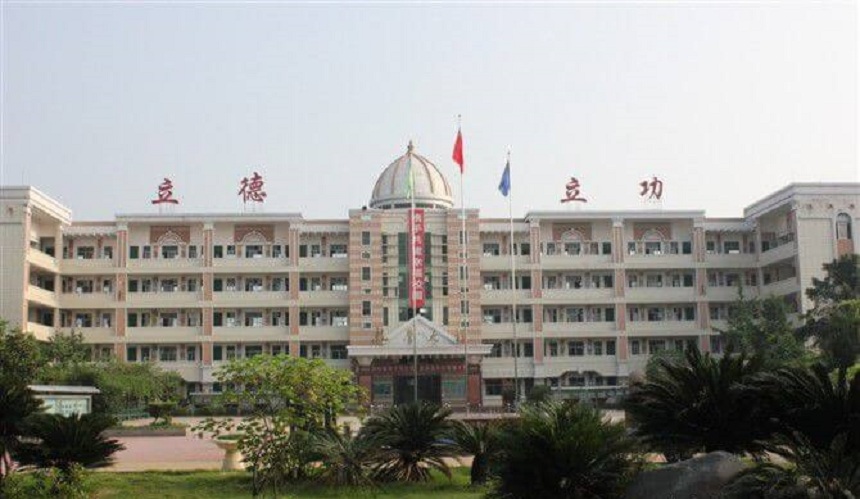 資陽(yáng)中學(xué)環(huán)境好不好？