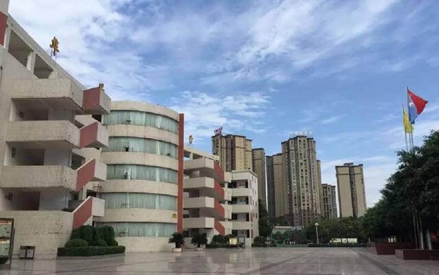 華興中學(xué)是民辦嗎？