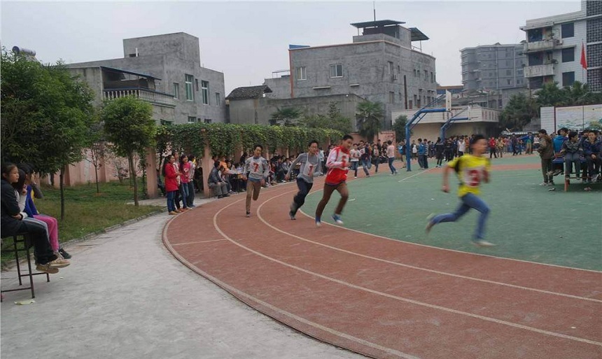 清水中學(xué)是公辦高中嗎？