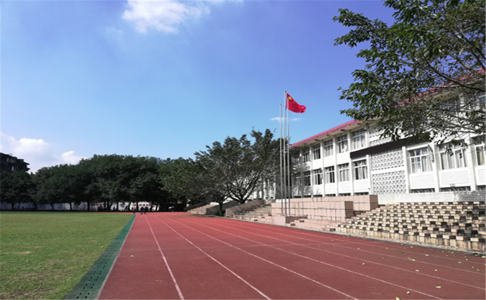 五通橋中學(xué)校園環(huán)境怎么樣？