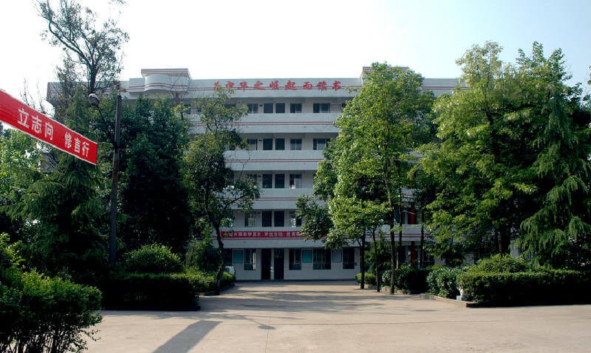 龍臺(tái)中學(xué)升學(xué)率高嗎？