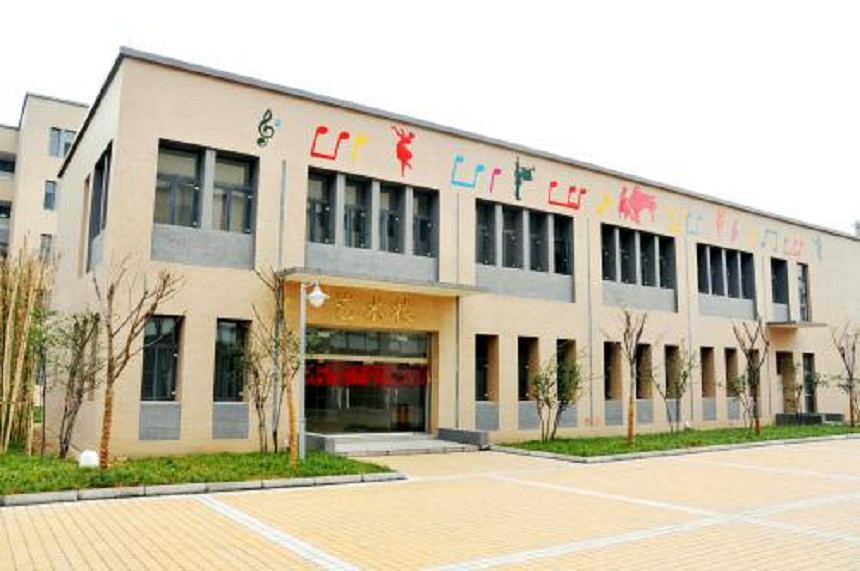 德陽東電中學(xué)校園環(huán)境好不好？宿舍環(huán)境怎么樣？