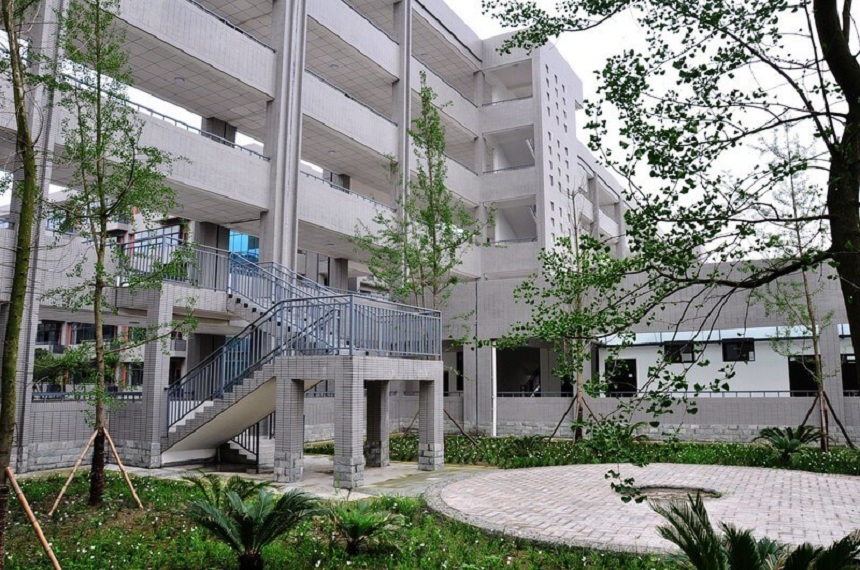 德陽五中地址在哪？