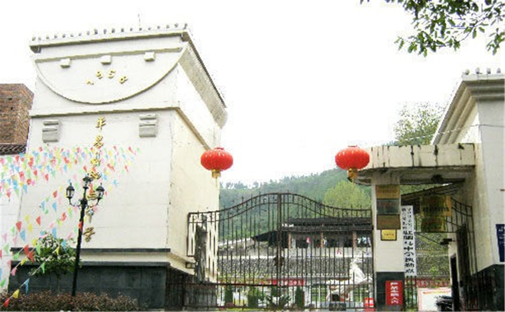 平昌縣駟馬中學學校環(huán)境怎么樣？