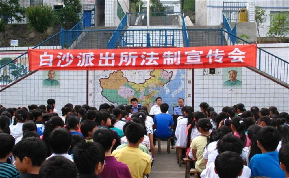 萬(wàn)源市第二中學(xué)環(huán)境怎么樣、好嘛？
