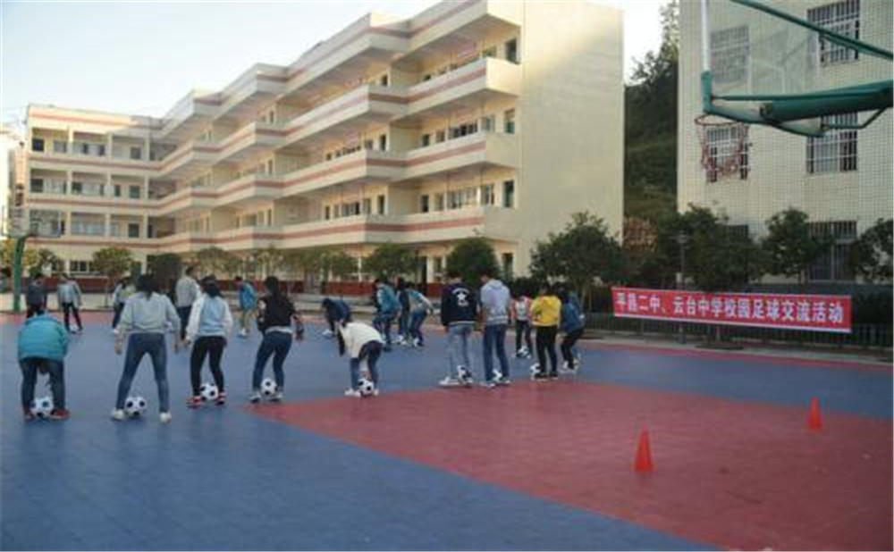 云臺中學(xué)學(xué)校詳細地址在什么地方？