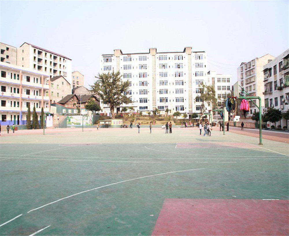 渠縣清溪中學(xué)學(xué)校環(huán)境怎么樣？