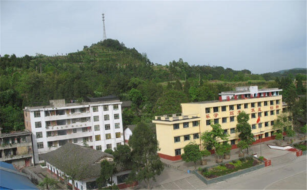 巴州區(qū)茶壩中學(xué)詳細(xì)地址在什么地方？