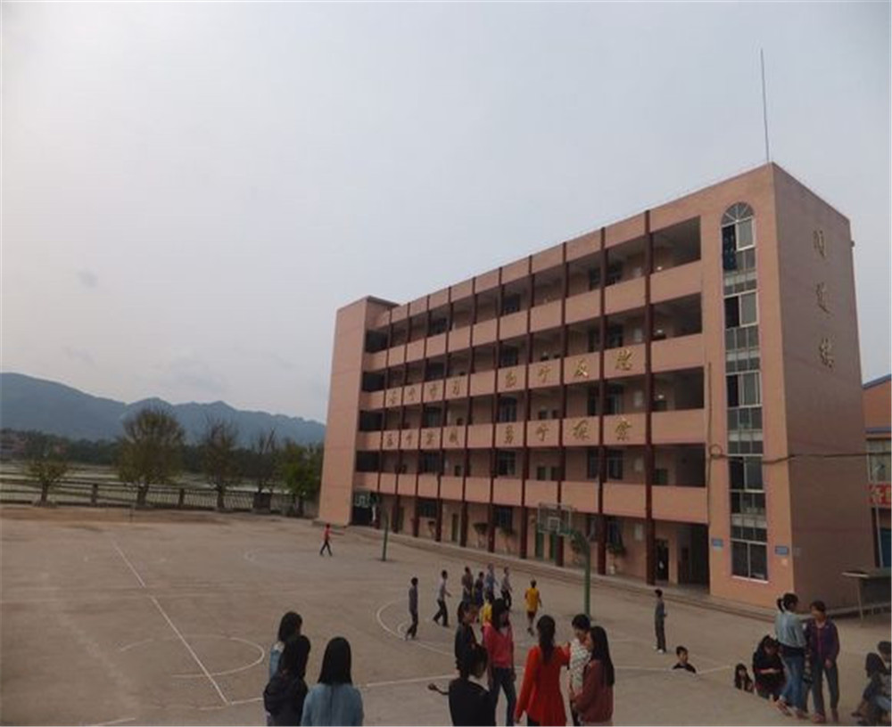 開(kāi)江縣任市中學(xué)的詳細(xì)地址在什么地方？