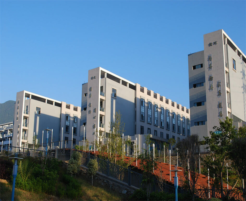 四川省米易學(xué)校招辦電話是多少？
