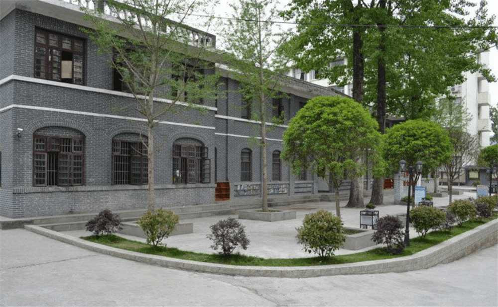 閬中市柏埡中學(xué)學(xué)校環(huán)境怎么樣？