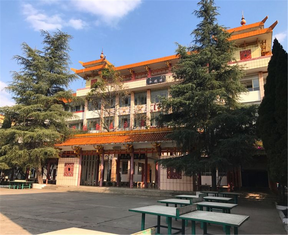 涼山州民族中學(xué)學(xué)校招辦電話是多少？