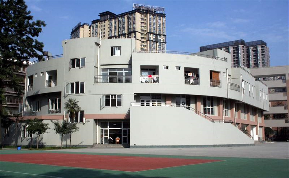 成都市鹽道街中學(xué)的老師怎么樣？