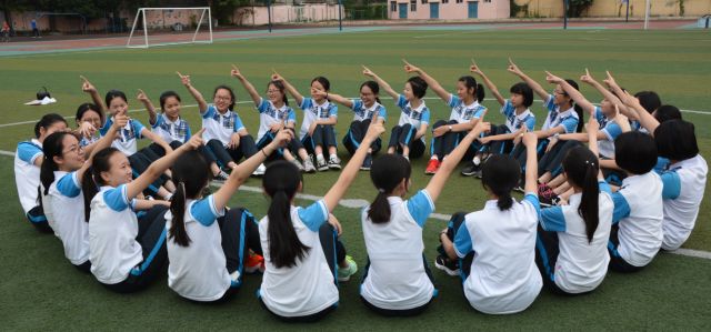 成都新世紀(jì)外國語學(xué)校的錄取分?jǐn)?shù)線是多少？