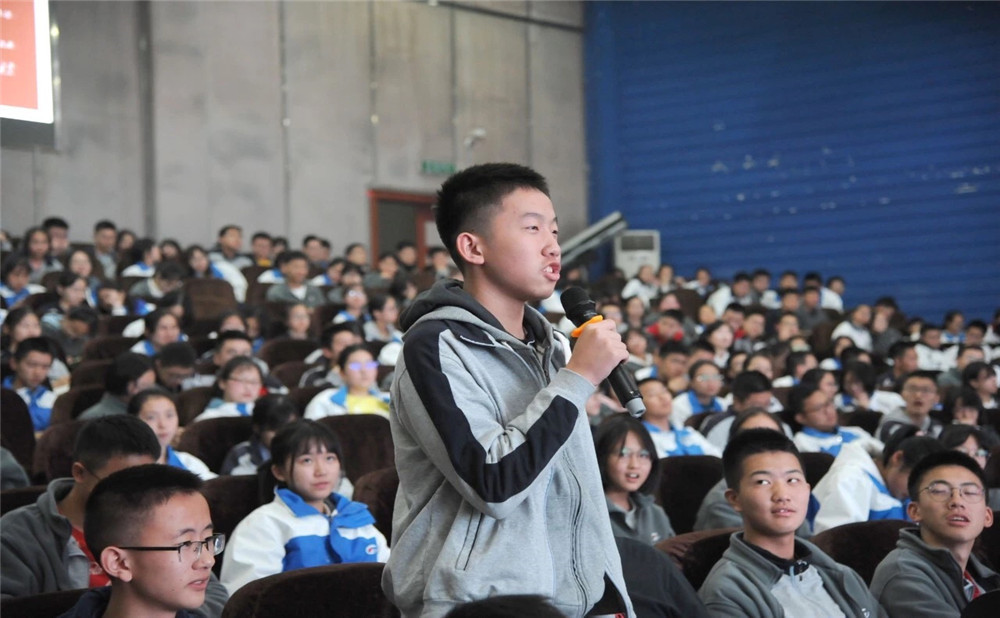 成都棠湖外國語學(xué)校怎么樣？