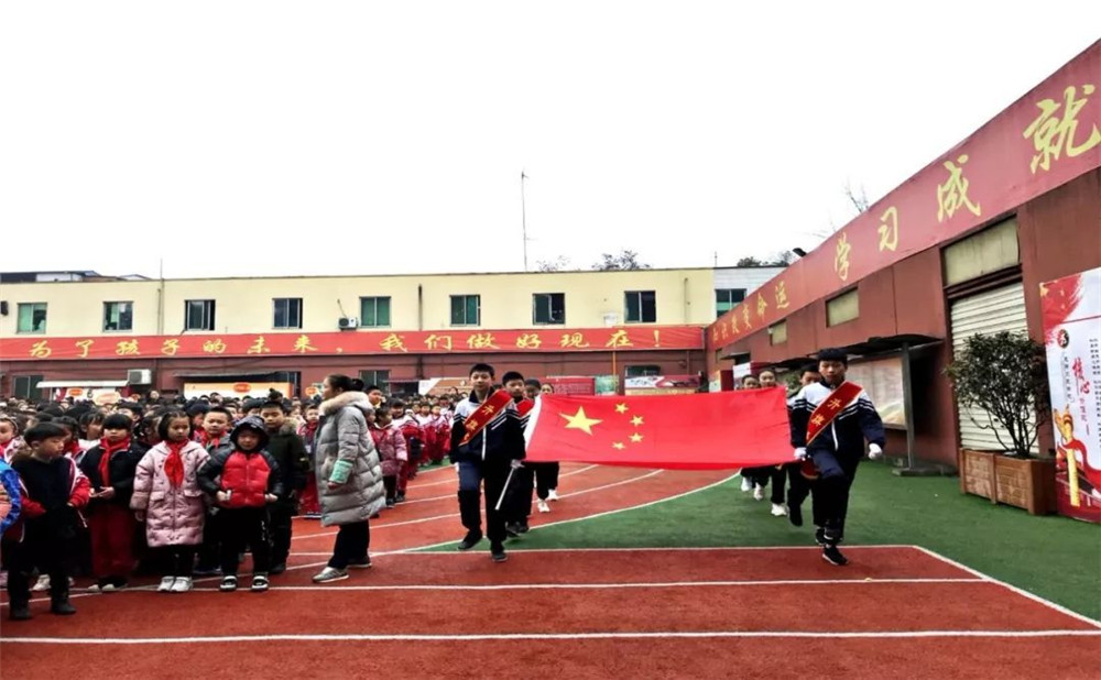 成都文武學(xué)校去年的錄取分?jǐn)?shù)線是多少？