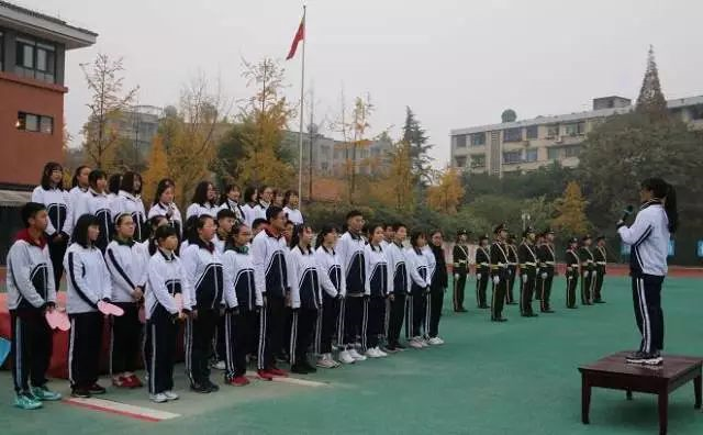 新津中學(xué)的升學(xué)率是多少？