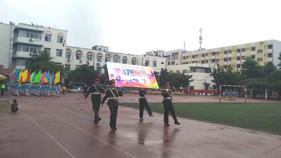 西南交通大學(xué)附屬中學(xué)高中一年的學(xué)費(fèi)是多少？