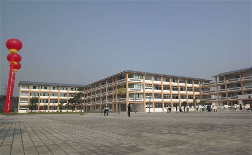 城廂中學(xué)高中一年的學(xué)費(fèi)多少錢？