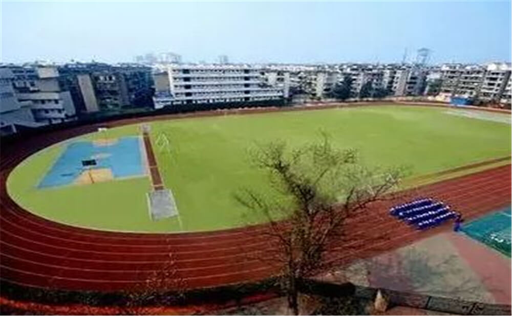 成都實(shí)外新都五龍山學(xué)校的住宿怎么樣？