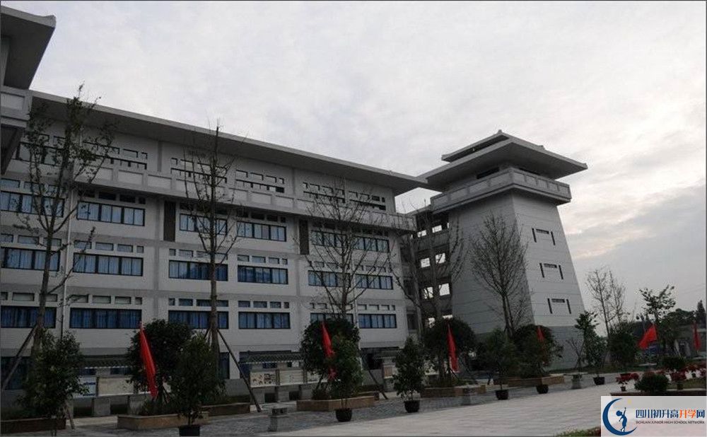 成都石室中學北湖校區(qū)的學費大概多少？