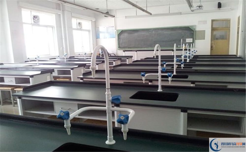 西南交通大學(xué)附屬中學(xué)的老師好不好？