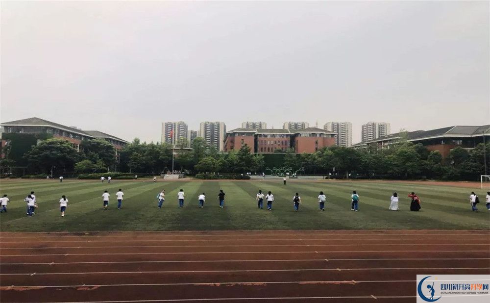 成都七中高新校區(qū)的老師好不好？