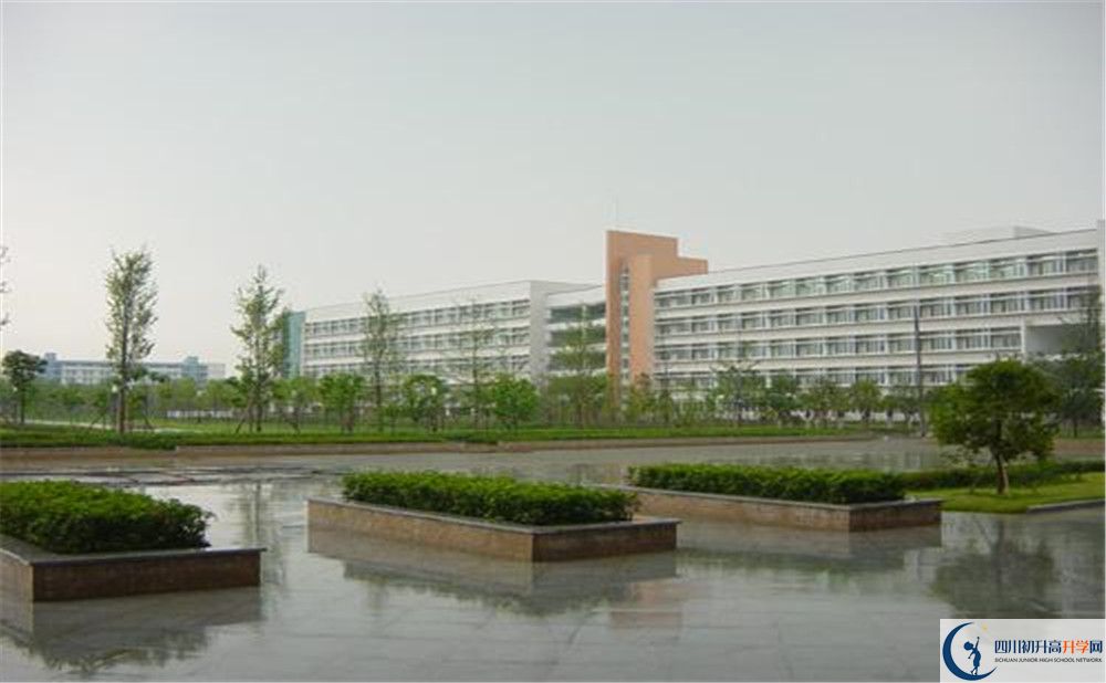 西南交通大學(xué)附屬中學(xué)的分?jǐn)?shù)線(xiàn)是多少？