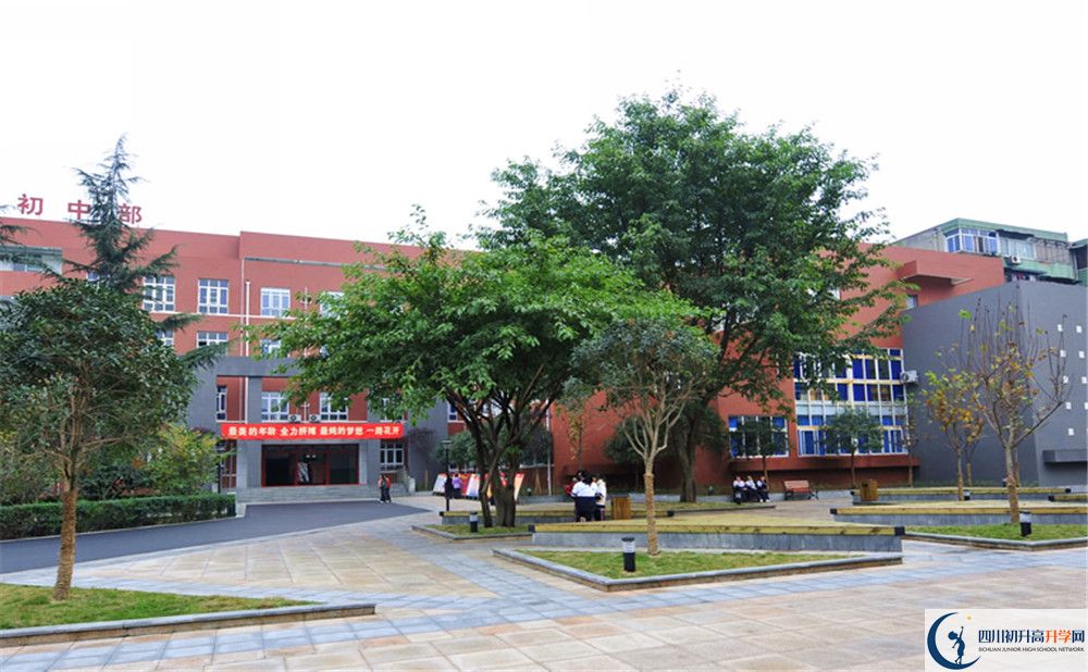 四川師范大學(xué)附屬中學(xué)初升高向外地招生嗎？			