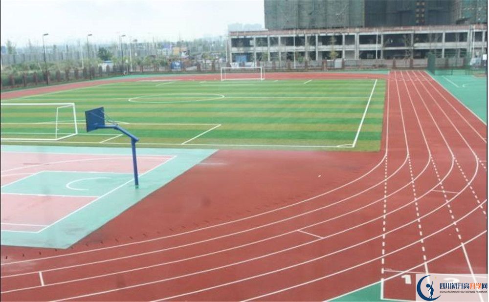 成都石室蜀都中學住宿費用是多少錢？