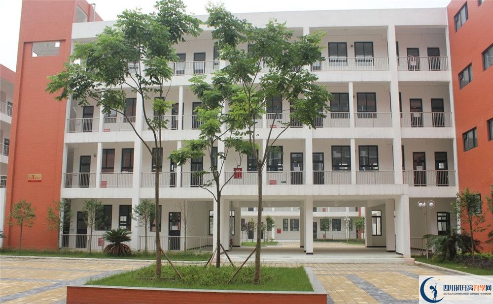 金堂中學(xué)住宿費(fèi)用是多少？
