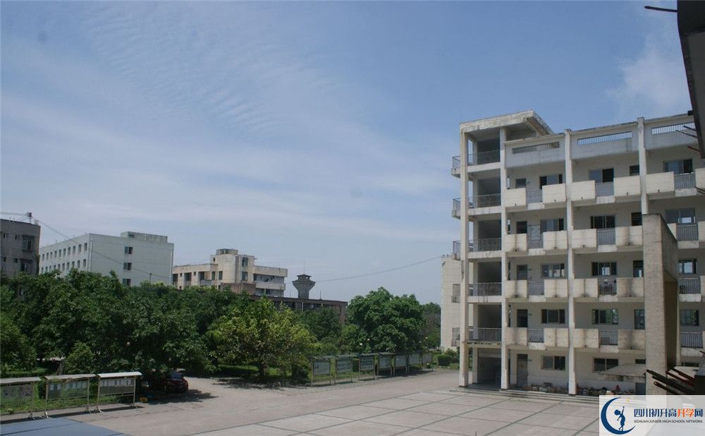 高埂中學(xué)平行班與實(shí)驗(yàn)班差多少？