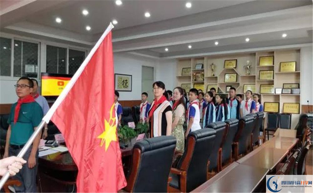 成都三十六中是重點中學嗎？