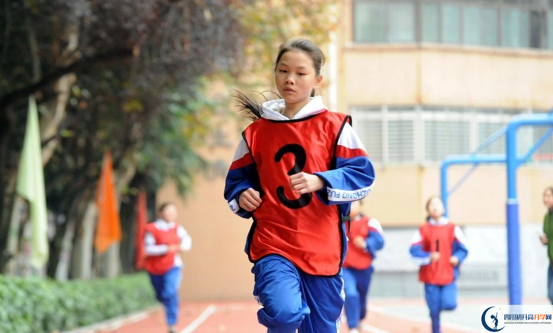 成都大學(xué)附屬中學(xué)高中平行班怎么樣？