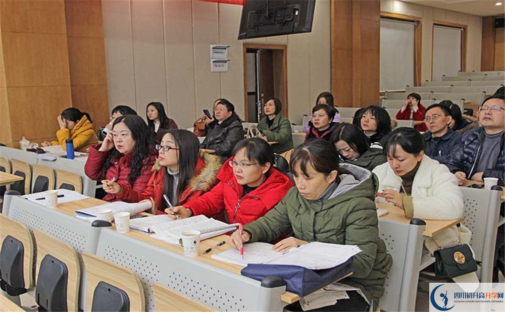 成都石室外國語學(xué)校是重點中學(xué)嗎？