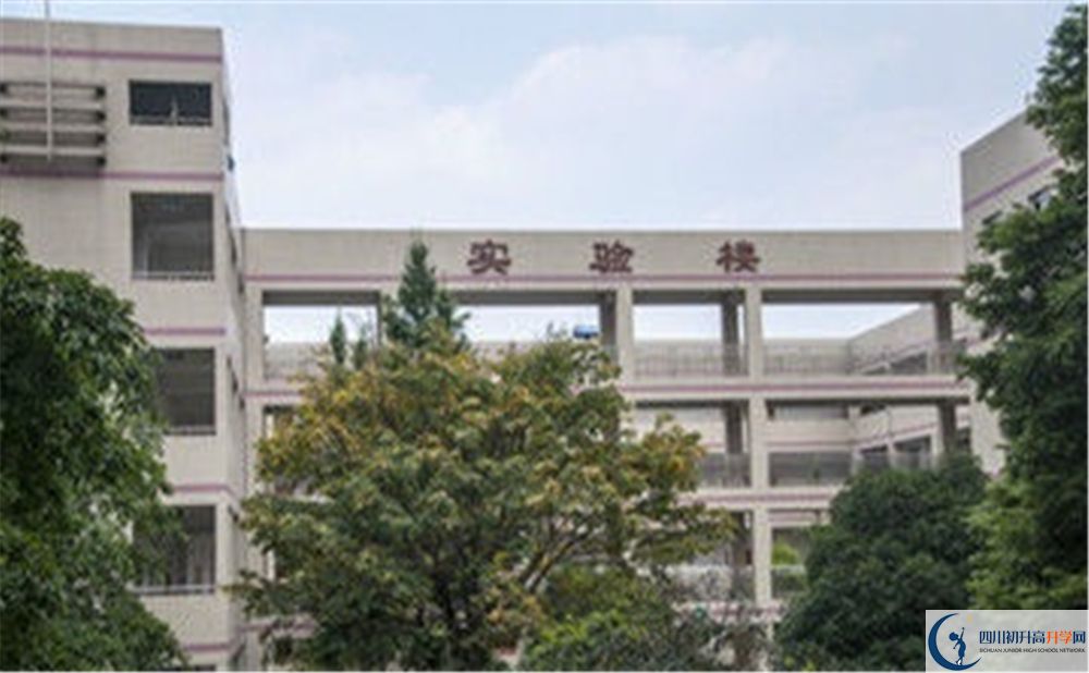 溫江二中是重點(diǎn)中學(xué)嗎？