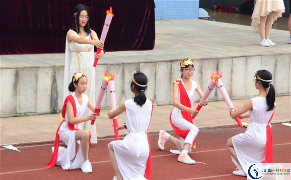 成都市泡桐樹(shù)中學(xué)與成都七中實(shí)驗(yàn)學(xué)校哪一個(gè)好？