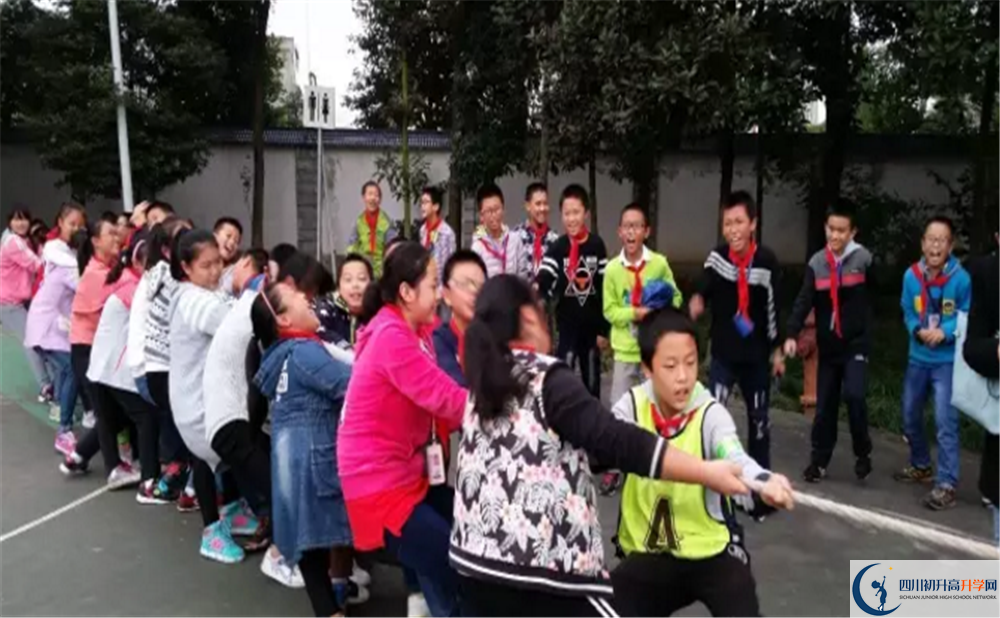成都市龍泉中學(xué)高中分班考試難嗎？