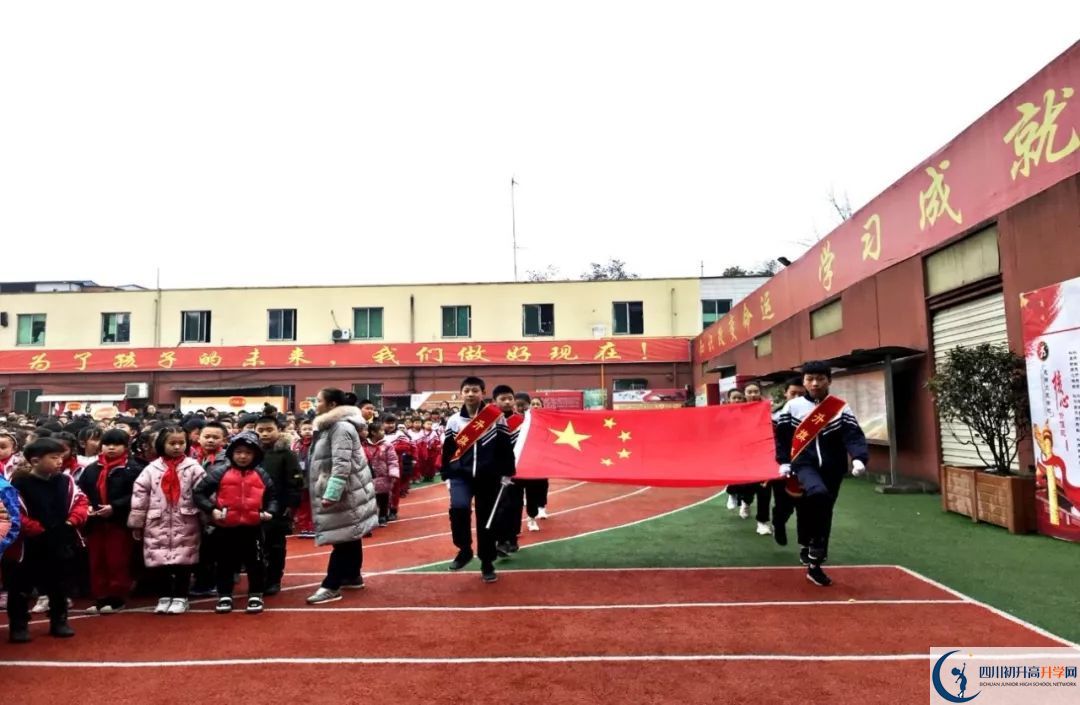 成都文武學(xué)校高中分班考試難嗎？
