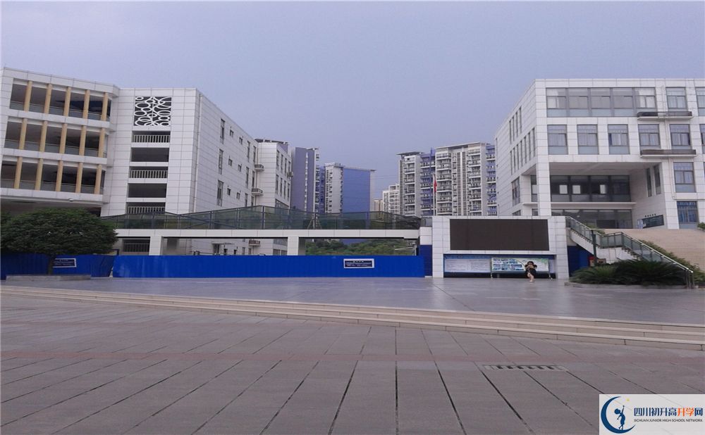 成都市第三中學2020年高考人數(shù)是多少？