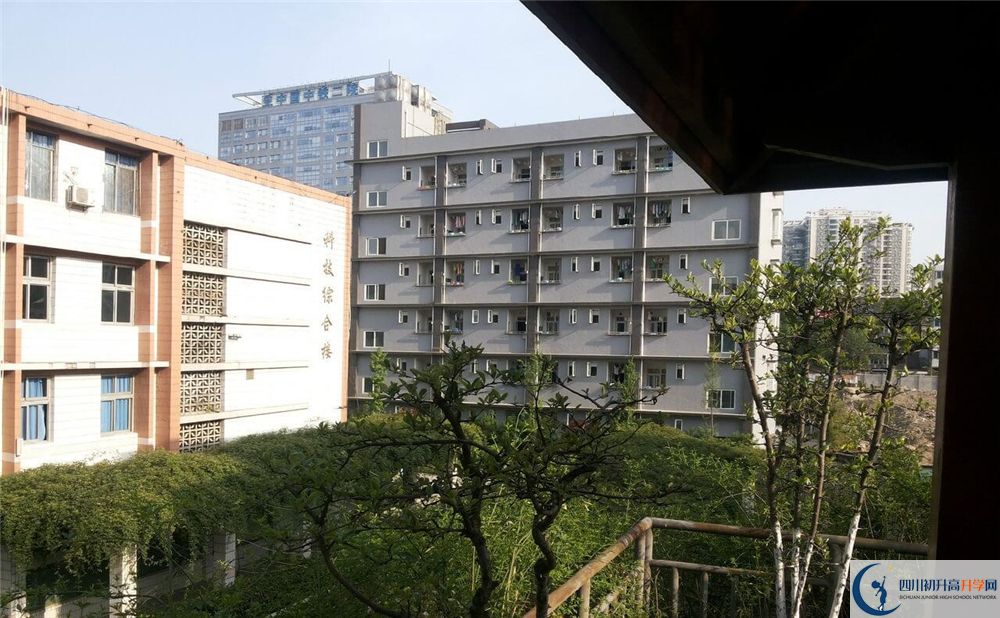 通錦中學(xué)成都排第幾？