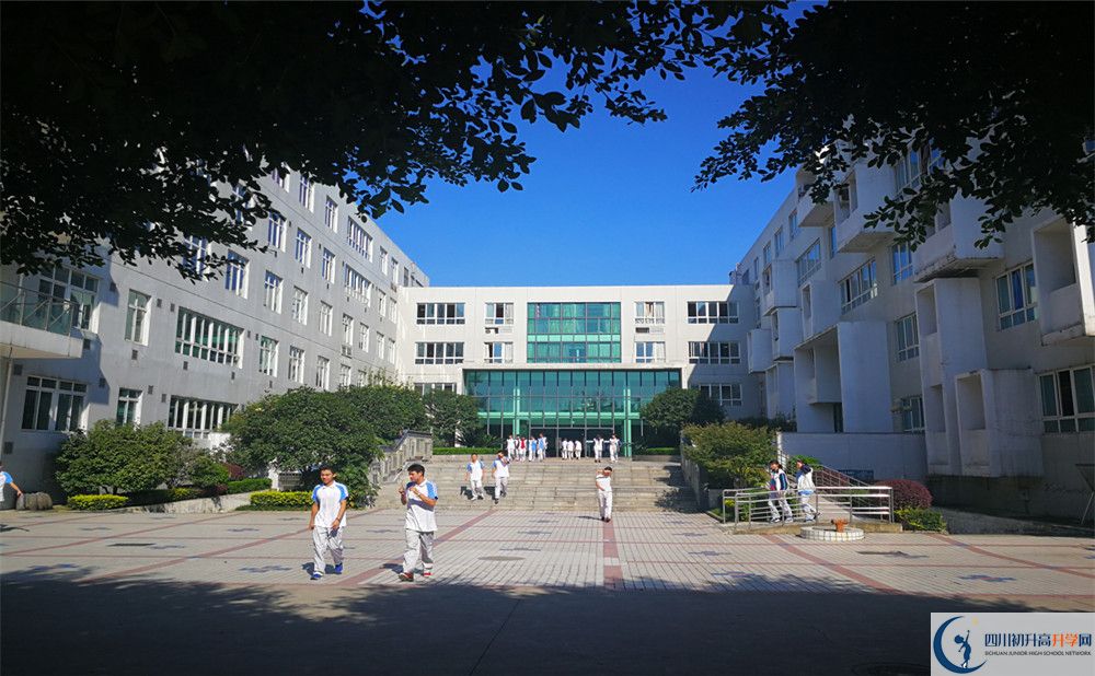 2020年成都市鐵路中學(xué)是國(guó)重嗎？